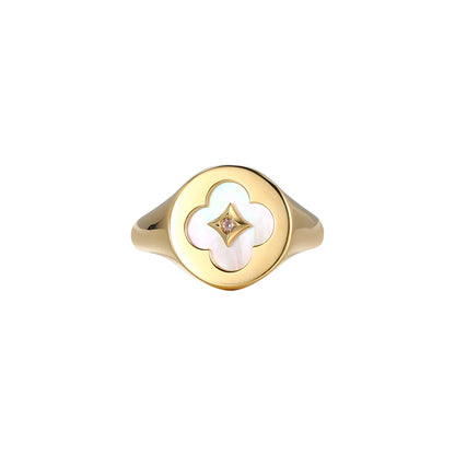 CR0198 - Clover Mother-of-Pearl Ring | charles garnier